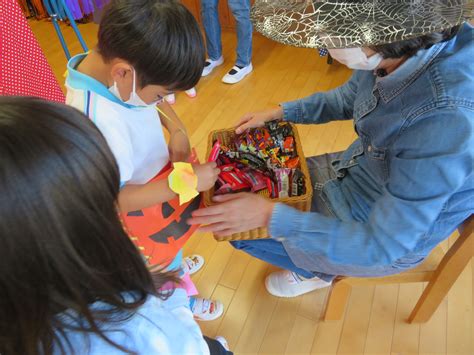 「トリック・オア・トリート」🎃お菓子をくれないといたずらするぞ🎃｜blog｜東山こども園｜社会福祉法人 貝塚中央福祉会