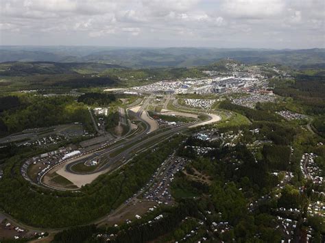 drei verletzte erneuter unfall auf dem nurburgring