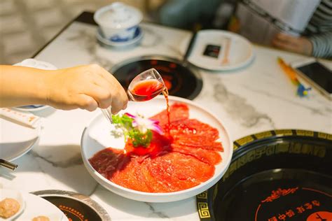 Meet The Robot Waiters At Sydneys Latest Hotpot Diner Sbs Food