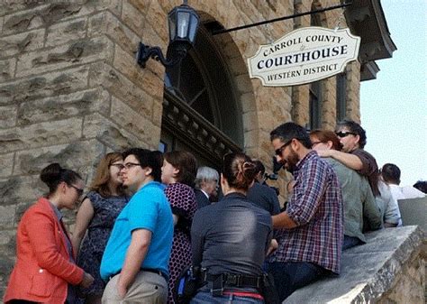 Arkansas Gay Couples Jam Eureka Springs Office Clerk Not Opening