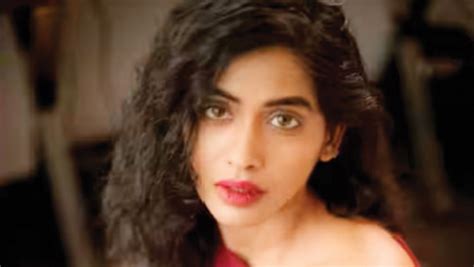ഓ ണ്‍ ലൈ ന്‍ ത ട്ടി പ്പ്; ബോ ളി വു ഡ് നടി അ ഞ്ജലി പാ ട്ടീ ലിനെ ക ബ ളി ...