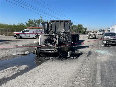 Tragedia En Nuevo Le N Tr Iler Embiste Veh Culo Y Deja Un Muerto Y