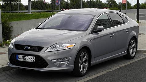 2010 Ford Mondeo III Hatchback facelift 2010 Ficha técnica Consumo