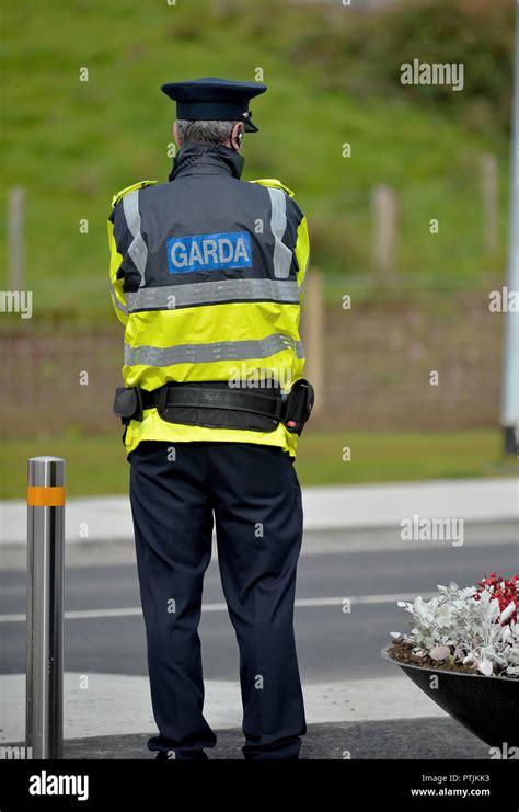 Garda Siochana Hi Res Stock Photography And Images Alamy