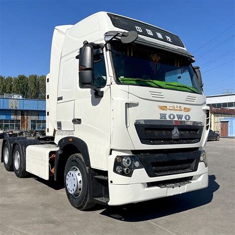 Sinotruk HOWO T7 Tractor Truck CNG Tractor Head For Sale Tractor Head