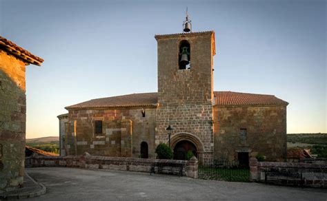 Restauran el coro las bóvedas y el retablo mayor de la iglesia