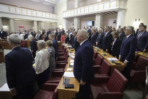 Počela izvanredna sjednica Sabora O mišu vragu kugi oluji i