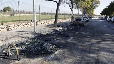 Fuego En Mallorca Un Incendio Destruye Una Bater A De Contenedores Y