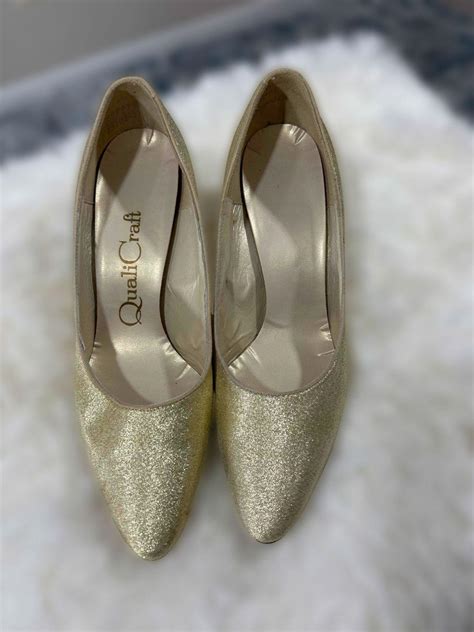 At Auction Vintage 1960s Quali Craft Gold High Heel Pumps Size 6 1 2