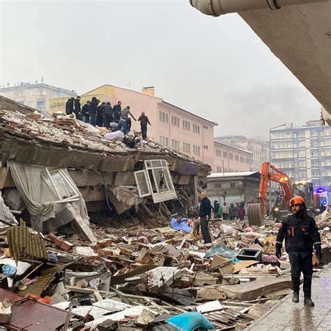 Un Segundo Fuerte Terremoto Sacude El Centro De Turqu A Videos