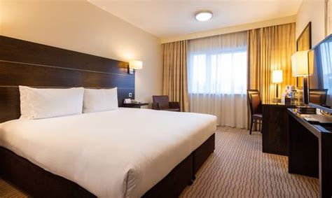 Terminal 3 Heathrow Hotels and Accommodation - DoubleTree by Hilton