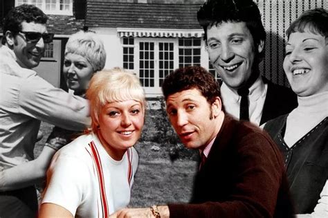 Sir Tom Jones and wife Linda's love story: How childhood sweethearts ...
