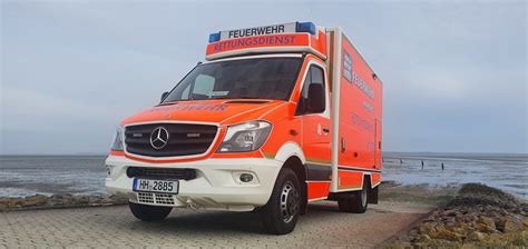 Rettungstransportwagen RTW Freiwillige Feuerwehr Hamburg