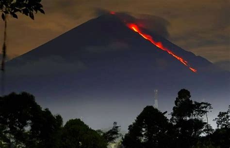 Gambar Gunung Semeru - 55+ Koleksi Gambar