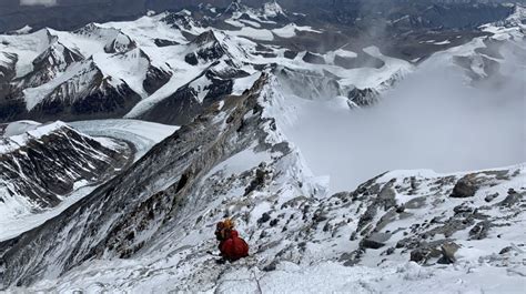 Un Alpinist Moldovean A Murit Ntr O Tab R De Pe Muntele Everest