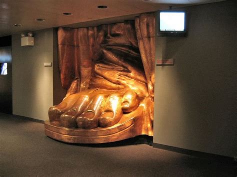 Inside The Statue of Liberty 02 | Statue of liberty, Really cool photos, Statue