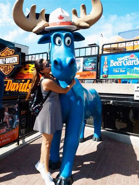 Pix Daisy Shah Holidays In Canada Movies