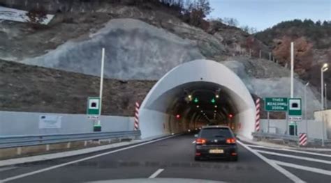 Imagini cu cel mai lung tunel de autostradă din Bulgaria