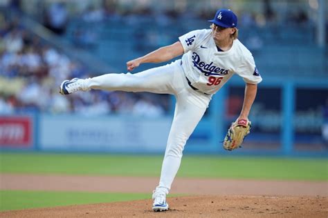 Ohtanis Three Rbis Help Dodgers Beat Giants Despite Another Fitzgerald