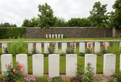 Loos British Cemetery Cwgc Ww1 A Photographic