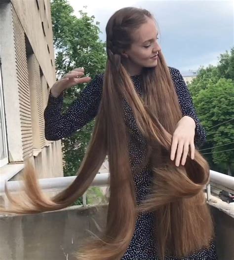 Video Orysya S Massive Mane On The Balcony Really Long Hair