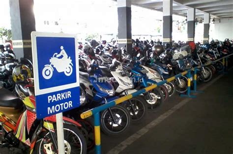 Detail Gambar Parkiran Motor Koleksi Nomer