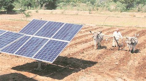 Maharashtra Farmers To Get Rs 1 25l Rent For Land Leased To Set Up Solar Feeders Fadnavis