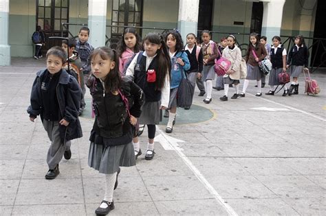 El Lunes Regresan A Clases 1 4 Millones De Estudiantes Y 60 Mil