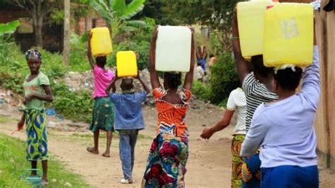 P Nurie D Eau Mbuji Mayi Bidon De Litres Revient Entre Et