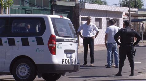 Bale A Un Vecino Y Se Atrincher En Su Casa Hasta Que La Polic A Lo