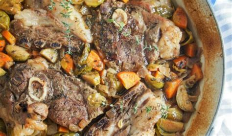 ONE POT BRAISED TENDER LAMB SHOULDER CHOPS AND VEGETABLES - seikeide.com