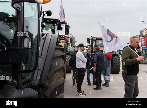 Presidio Di Protesta Degli Allevatori Casertani Contro L Abbattimento