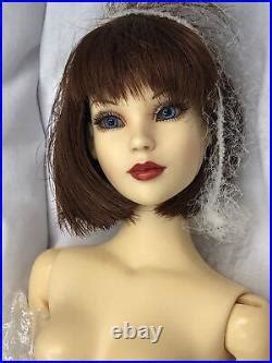 16 Tonner Fashion Doll Lady G Resin LTD 125 Inserted Eyes Brunette Nude