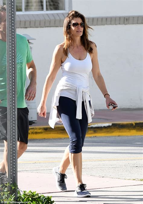 Cindy Crawford 50 Looks Youthful In Tank Top As She Strolls Alongside