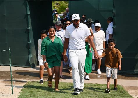 Tony Finau Celebrated His 1 4 Million Mexico Open Win In The Most