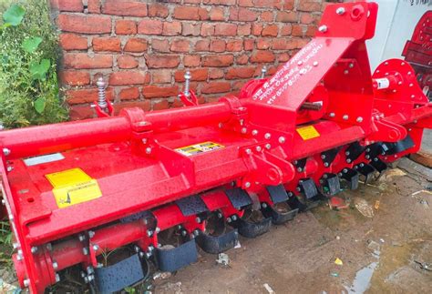 7 Feet Mild Steel Agricultural Tractor Multi Speed Rotavator 36 At