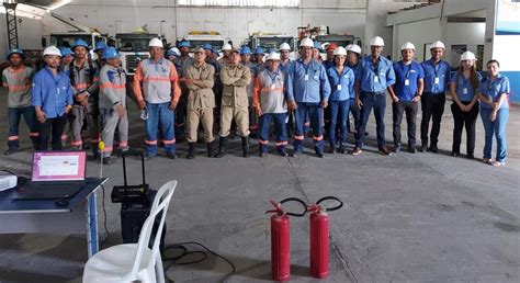 Corpo de Bombeiros realiza palestra sobre combate a incêndio para