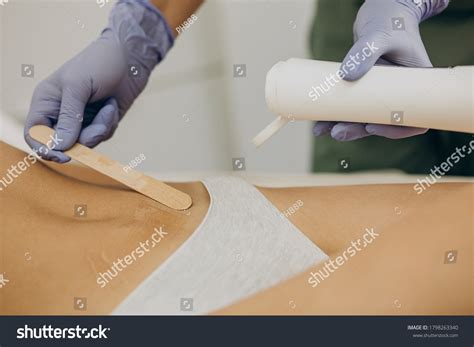 imágenes de Depilación bikini Imágenes fotos y vectores de stock Shutterstock