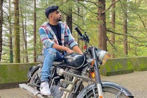 Making His YouTube Game Stronger Make Way For Ace YouTuber Awanish Singh