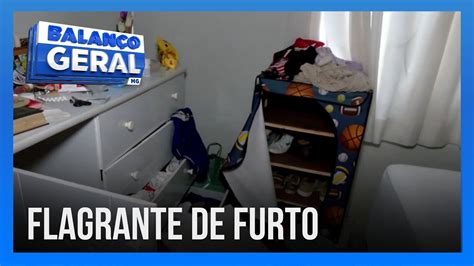 Flagrante De Furto Em Uma Casa Bandidos Arrombaram Port O E Deixaram