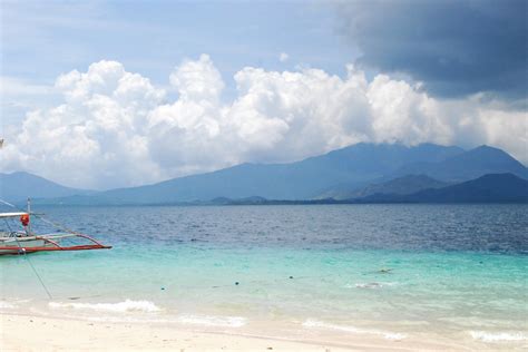 Palawan Hotels Resorts And Attractions Island Hopping In Honda Bay