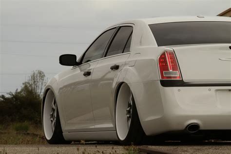 Tunning4Life - All About Cars: CUSTOM CHRYSLER 300C