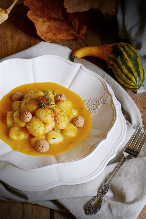 Gnocchi Di Patate Con Crema Di Zucca E Amaretti Farina Lievito E Fantasia