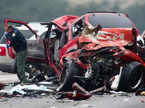 6 Die When Driver Goes Wrong Way On Calif Freeway