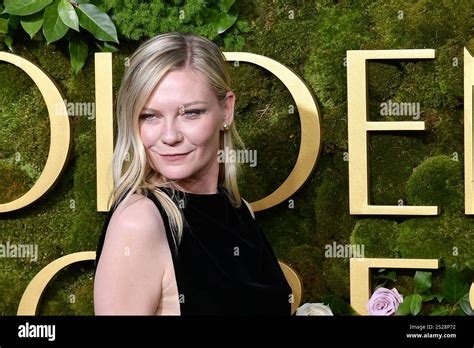 Kirsten Dunst Attends The 82nd Annual Golden Globe Awards At The