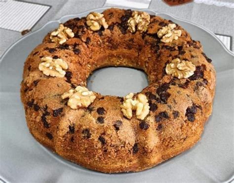 Ciambella Facile E Soffice Con Noci E Gocce Di Cioccolato Dolce Ricetta