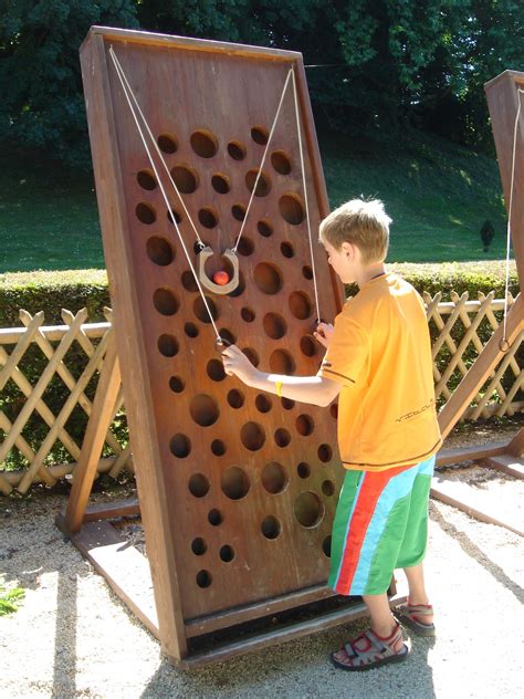 Une Petite Partie De Labyrinthe Vertical Parc Du Ch Teau De Fontaine