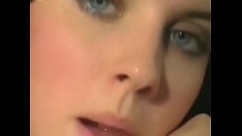Fille Aux Yeux Bleus XVIDEOS