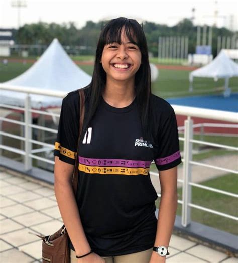 5 Hot Sexy Intan Serah Bikini Pics