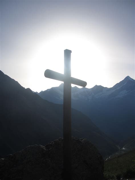 La Croce Domina Il Venerdì Santo Compagnia Della Cima